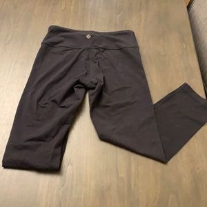 Lululemon Wunder Under, size 4, 21” leggings